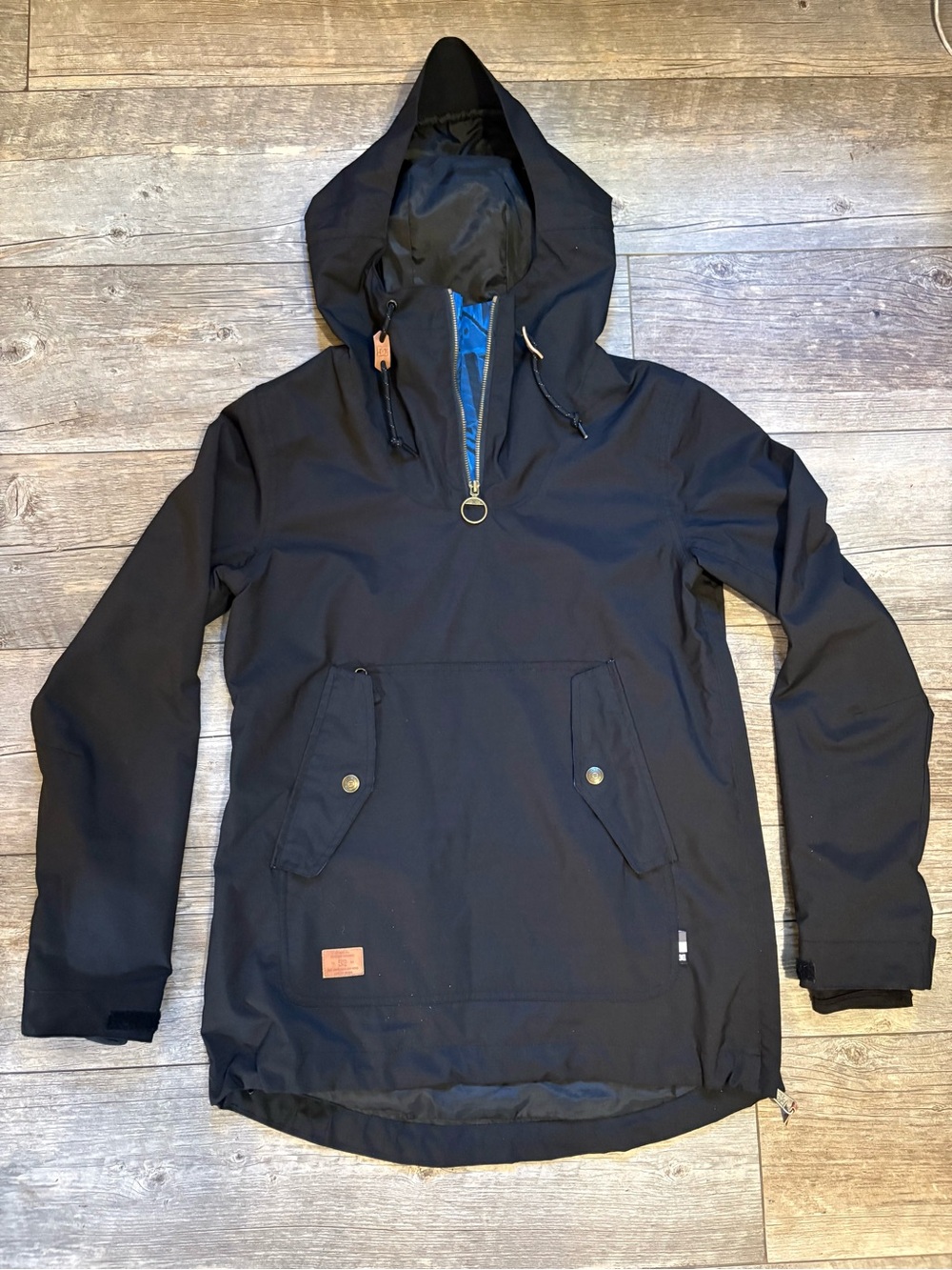 DC Ski/Snowboard Women’s Black Hooded Pullover Jacket/ Hoody